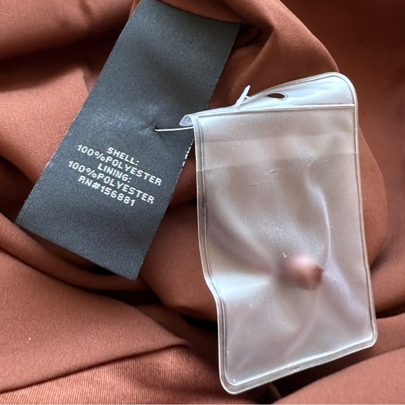 NWT Maree Pour Toi Bishop Sleeve Wrap Top Blouse Metallic Satin Brown Size 26 - Picture 7 of 12